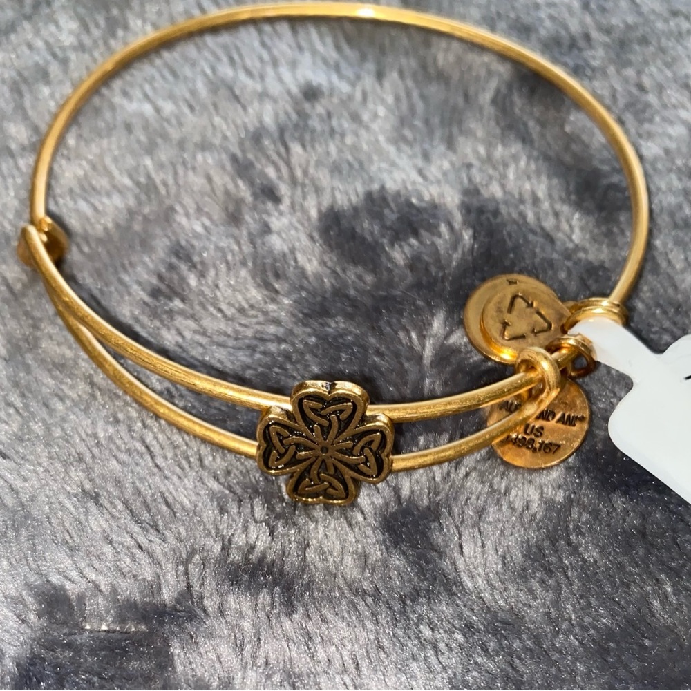 Alex and Ani 2023 Lucky Charms Celtic Shamrock Gold Bangle Bracelet